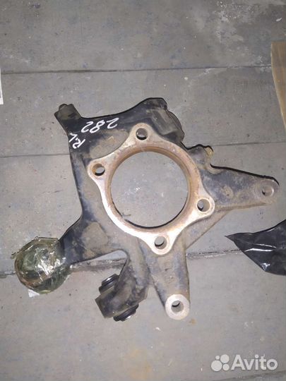 Кулак задний Subaru legacy