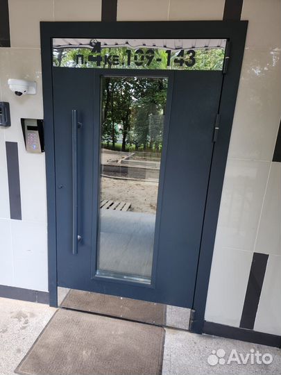 Дверь подъездная