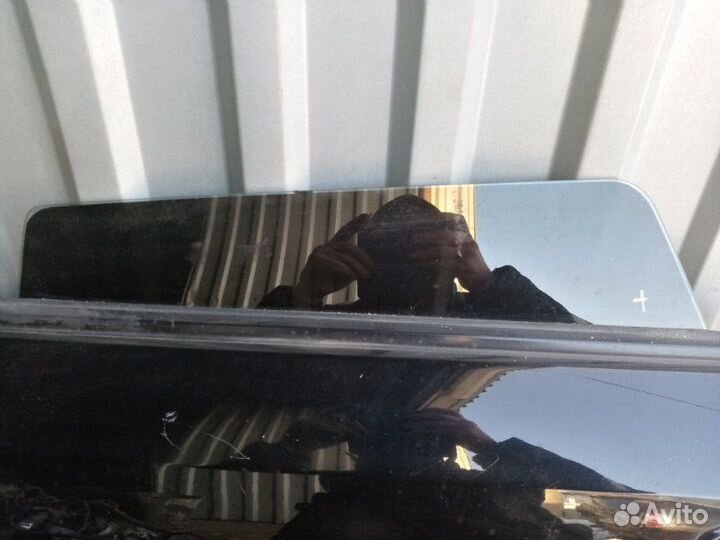Стекло двери заднее левое Subaru Legacy Outback