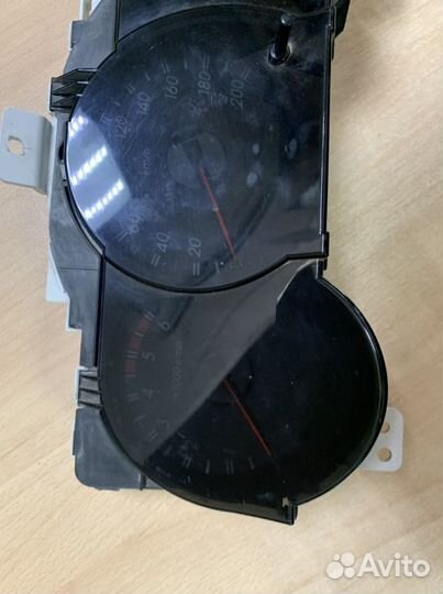 Панель приборов Toyota Hilux 2.5 дизель МКПП