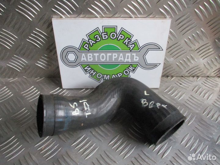 Патрубок интеркулера Volkswagen Passat B5 2.5 TDI