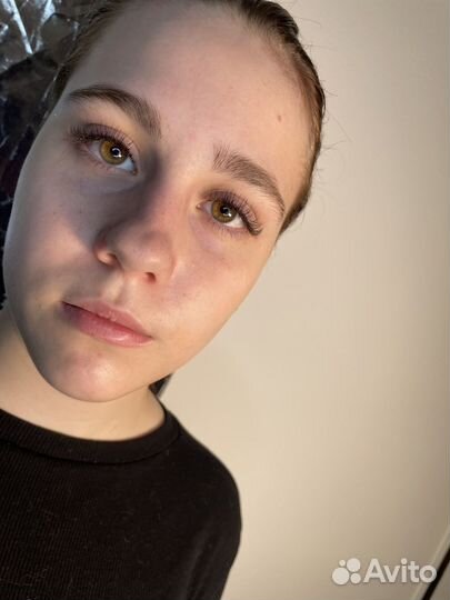 Модель на наращивание ресниц