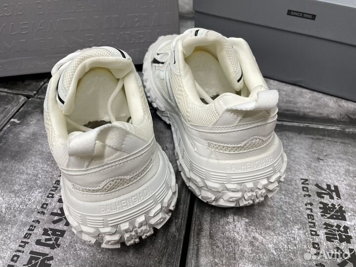 Balenciaga Defender Type White 43 size