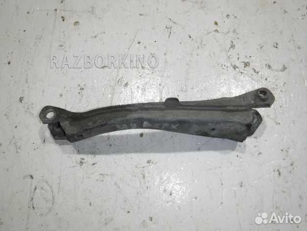 Рычаг задний нижний правый