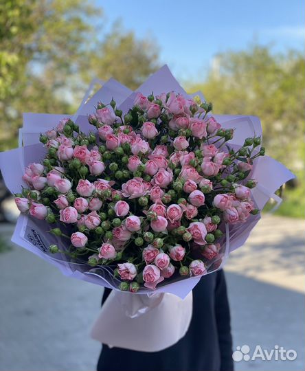 Букет из 51 кустовой розы