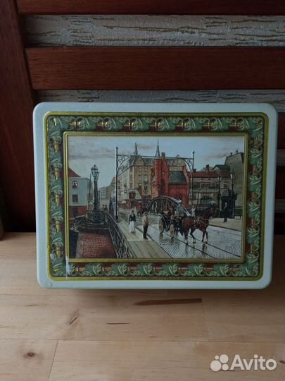 Шкатулка и 4 баночки чайницы