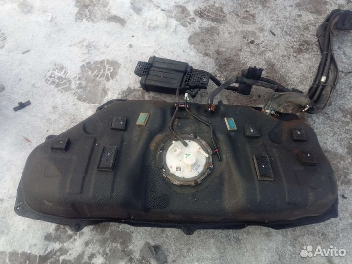 Топливный бак Kia Rio 4