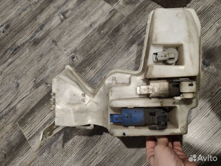 Бачок омывателя Peugeot 308