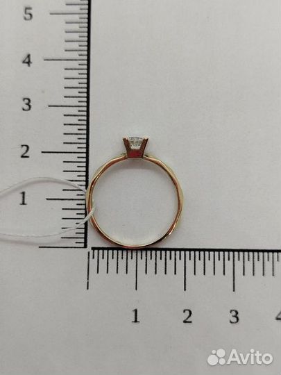 Золотое кольцо с камнем 18р