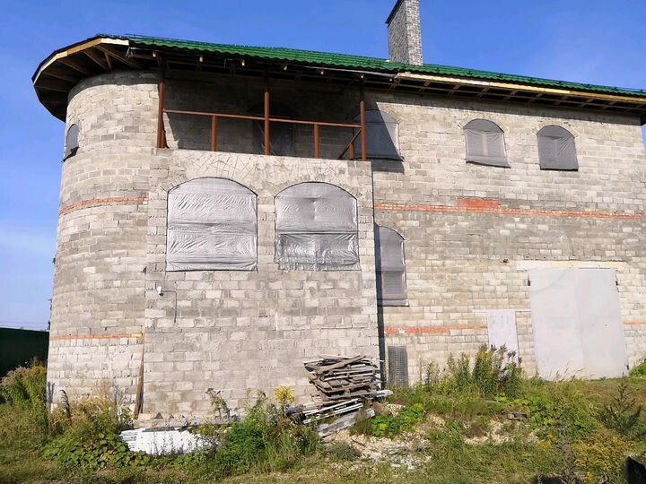 Дом 385 м² на участке 12 сот.