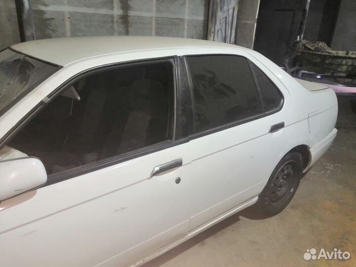 Продаю ниссан блюберд после дтп