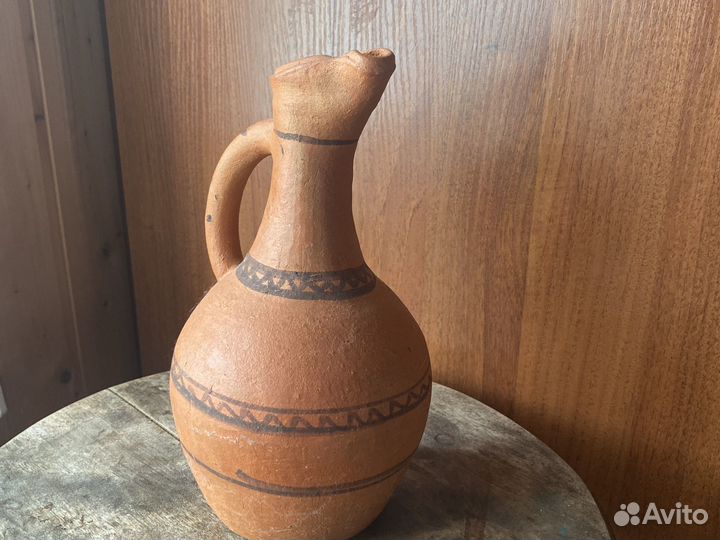 Глиняный кувшин