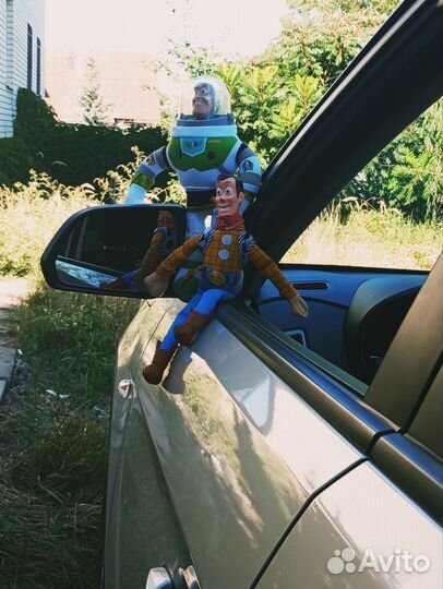 Игрушка Базз лайтер и Вуди для авто