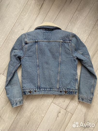 Джинсовая куртка levis размер xs