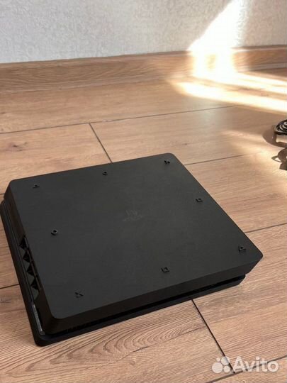 Sony PS4 slim 1tb 2 Геймпада