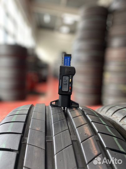 Bridgestone Turanza T005 215/55 R17