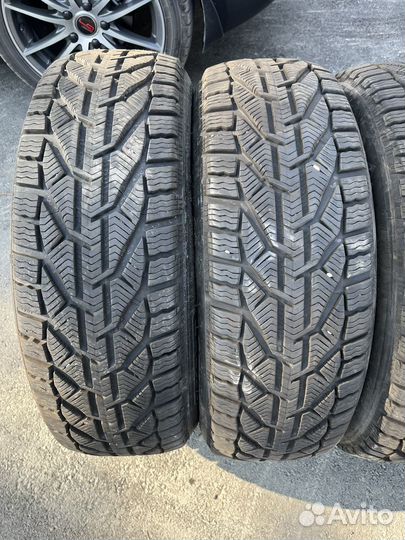 Tigar Winter 215/60 R17