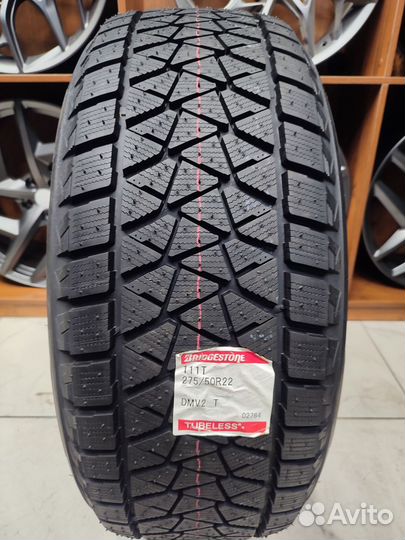 Bridgestone Blizzak DM-V2 275/50 R22 111T