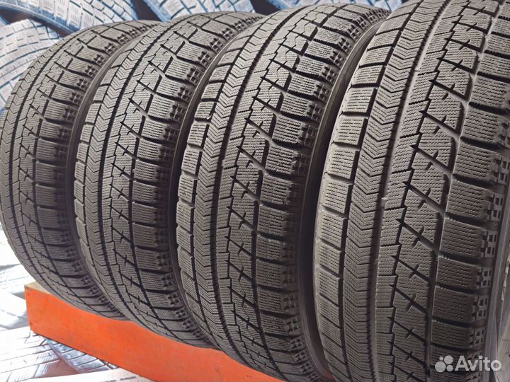 Bridgestone Blizzak VRX 215/55 R17