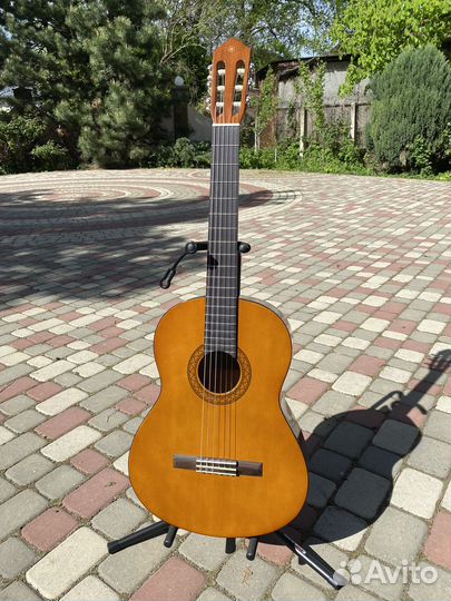 Классическая гитара Yamaha c 40