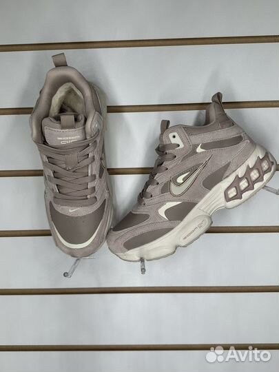 Кроссовки зимние женские