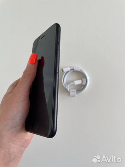 iPhone SE (2020), 64 ГБ
