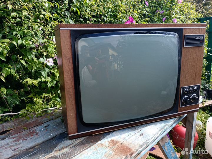 Телевизор Таурас 211