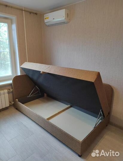Кровать