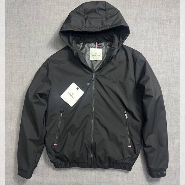 Куртка весенняя осенняя Moncler черная