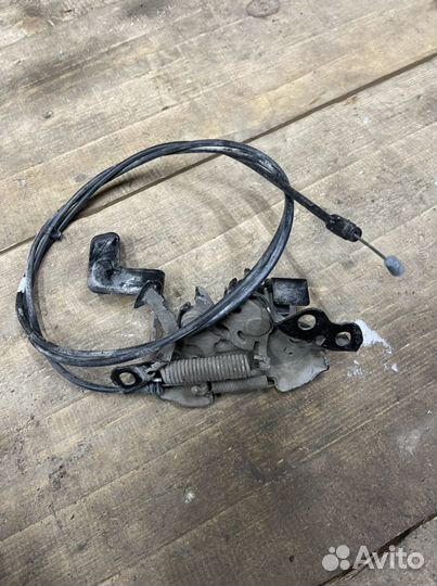 Замок капота Nissan Juke