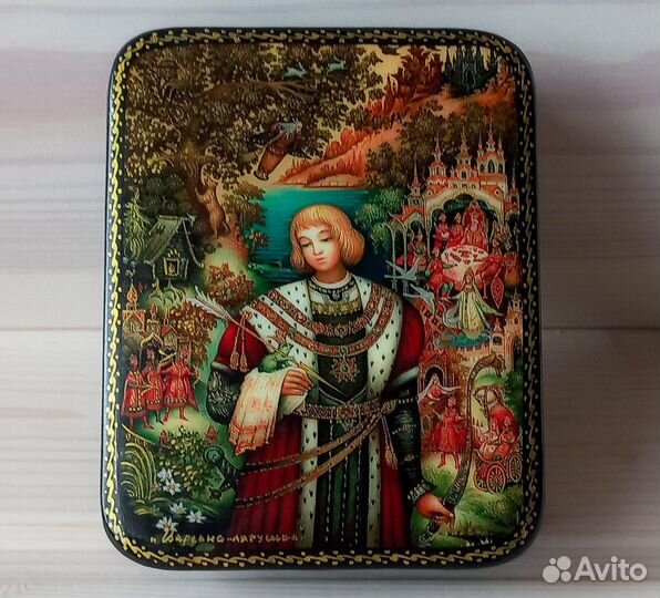 Шкатулка лаковая миниатюра