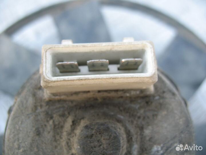 Вентилятор радиатора Volkswagen Vento