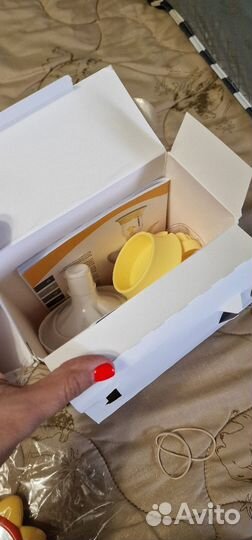 Ручной сцеживатель молокоотсос medela с пакетами