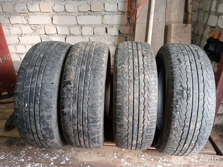 Kumho Road Venture ST KL16 235/65 R17