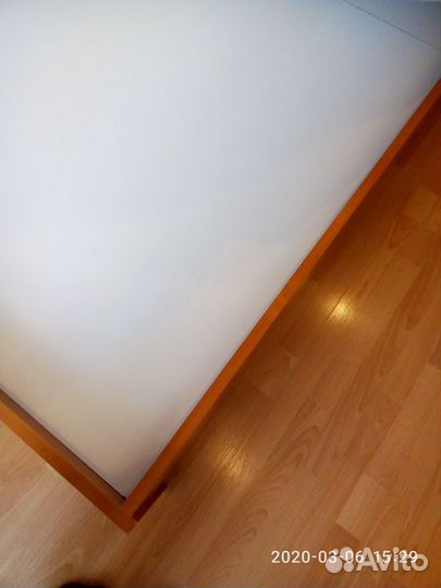 Кровать