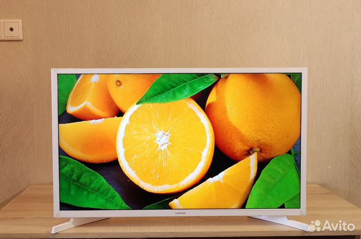 Белый Samsung SMART TV Wi-Fi 2022 80см