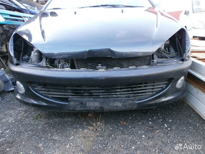 Бампер передний Peugeot 206 CC 2002г