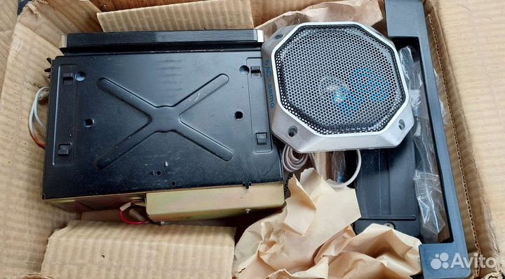 Автомобильно-переносный радиоприемник Урал Авто 2