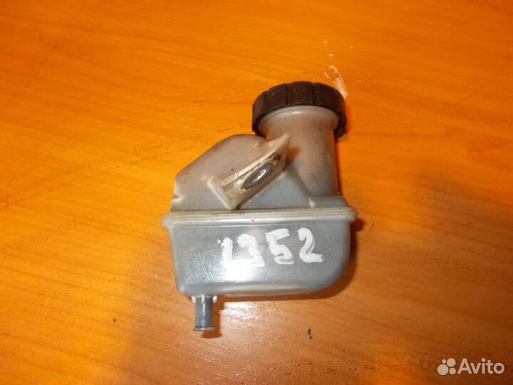 Мв актрос бачек тормозной жидкости