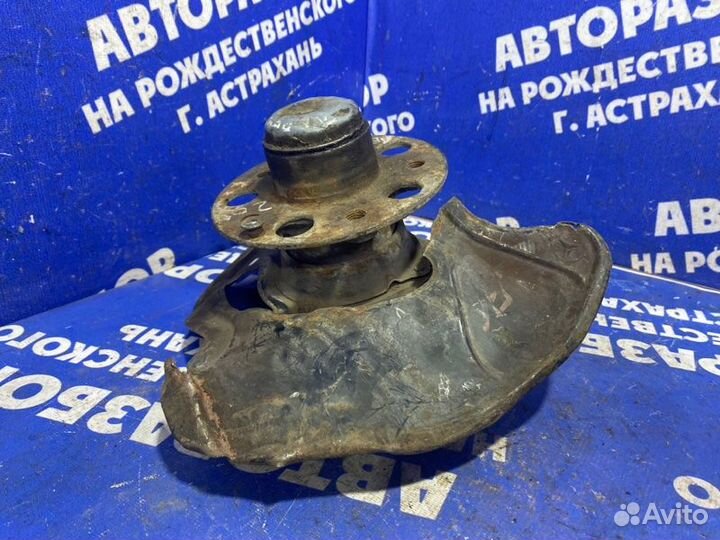 Передний левый поворотный кулак Mercedes-Benz W203