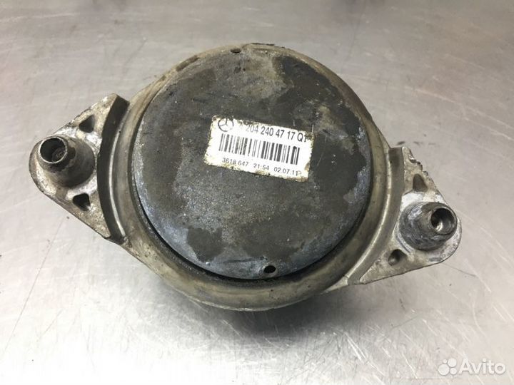 Подушка крепления двигателя Mercedes C-Class W204