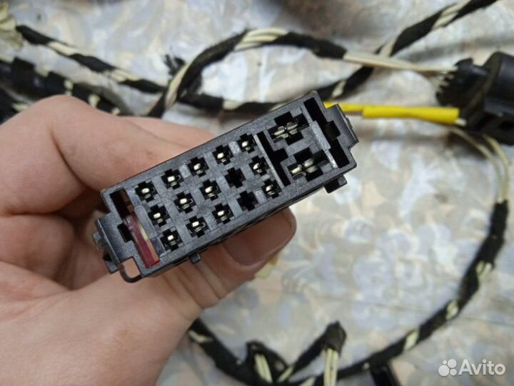 Проводка (коса) багажника левая Volkswagen Tiguan