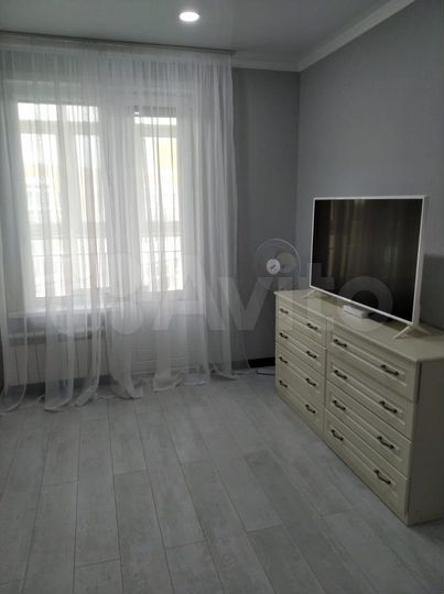 1-к. квартира, 37 м², 8/8 эт.