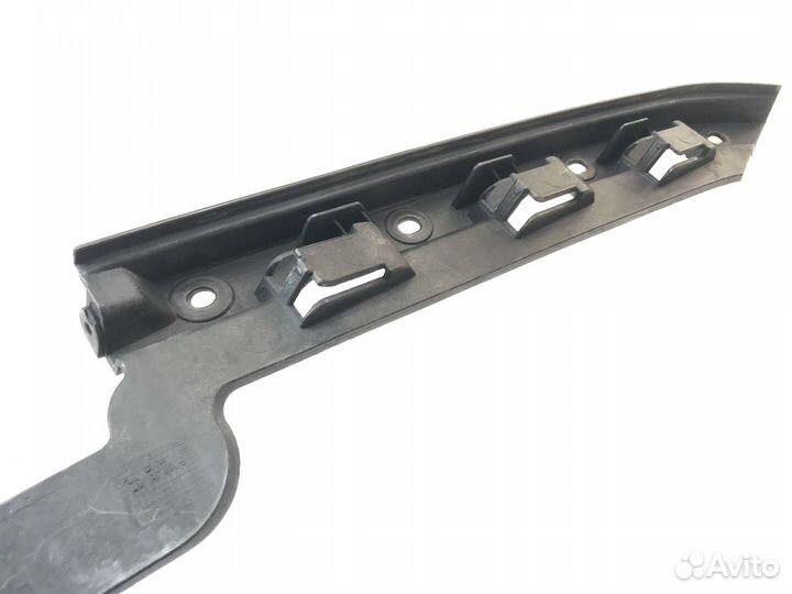 Направляющая правая Porsche Cayenne