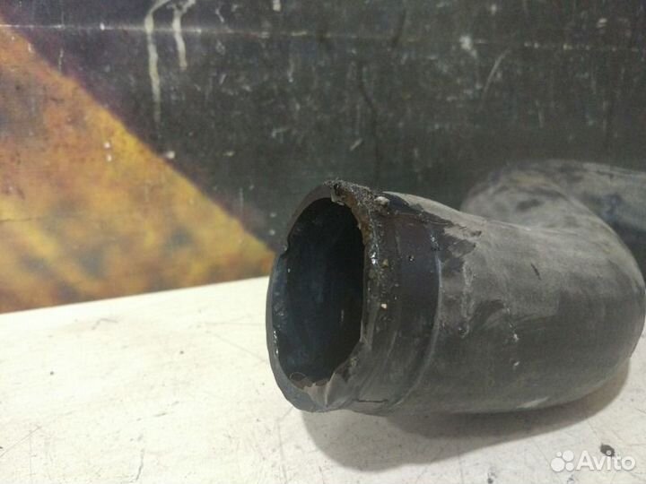 Патрубок интеркулера Audi Allroad C5 ARE 2000