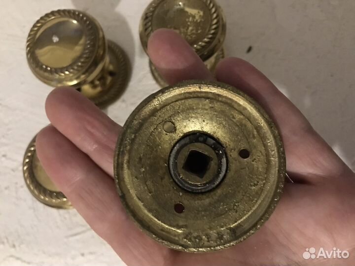 Ручка дверная или мебельная