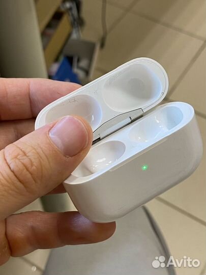 Кейс Apple AirPods Pro