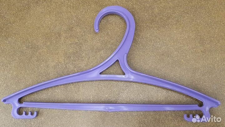 Вешалки плечики детские пластик(цена за все)