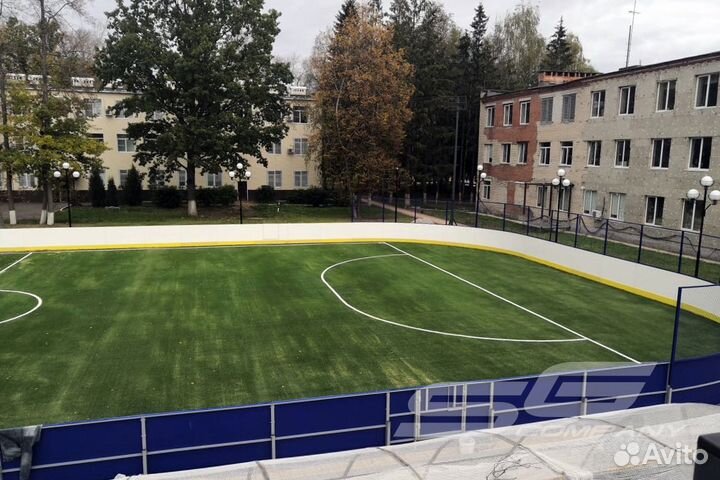 Хоккейная коробка из стеклопластиковых панелей