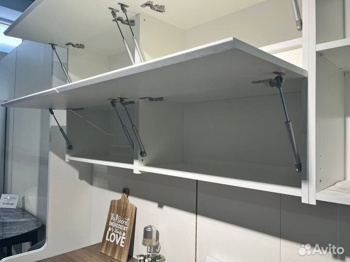 Кухонный гарнитур (кухни, мебель), в наличии